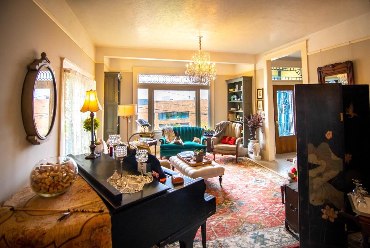 Clementine'S Guest House & Vacation Rentals Astoria Buitenkant foto