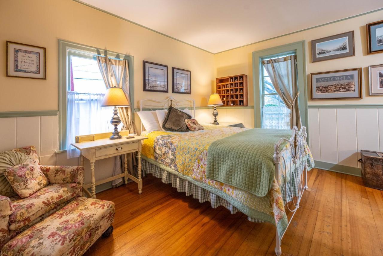Clementine'S Guest House & Vacation Rentals Astoria Buitenkant foto